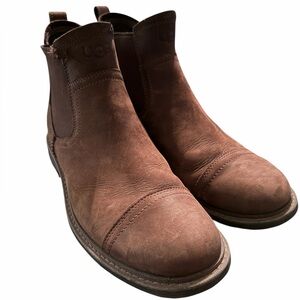UGG Dalmore Men’s Leather Chelsea Boots – Brown –‎ Size 8.5 Flaw Pictured